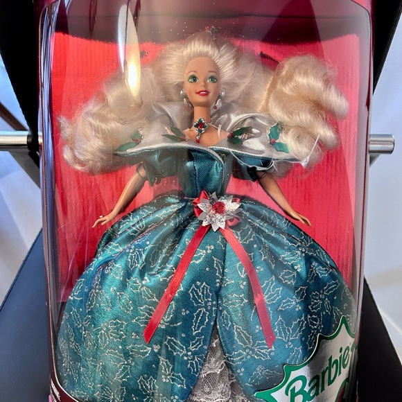 Barbie “ special holiday edition, 1995 just gorgeous new in box - Picture 5 of 5